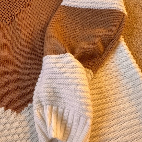 White & Brown Colorblock Sweater Women’s Medium Cozy Knit Pullover - Picture 3 of 6